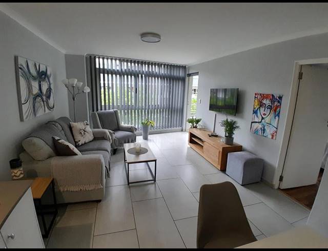 2 BEDROOM PROPERTY TO RENT IN SEA POINT